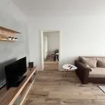 Modern 2-room With Free Parking And Balcony شقة *