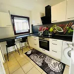 Modern 2-room With Free Parking And Balcony