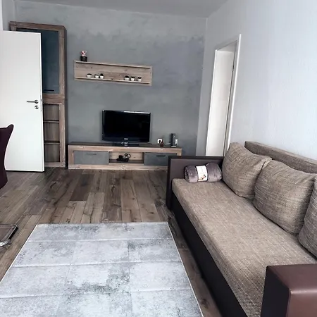 Apartment Modern 2-room With Free Parking And Balcony