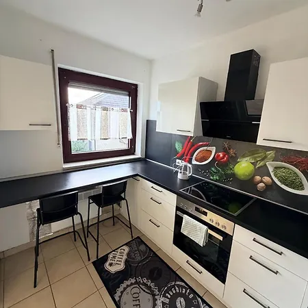 Modern 2-room With Free Parking And Balcony