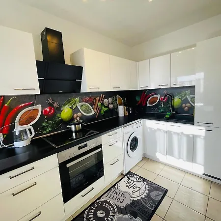 Modern 2-room With Free Parking And Balcony