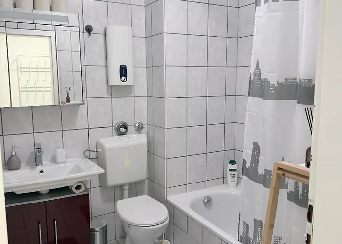 Modern & Elegant 2-room Apartment *