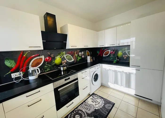 Modern 2-room With Free Parking And Balcony