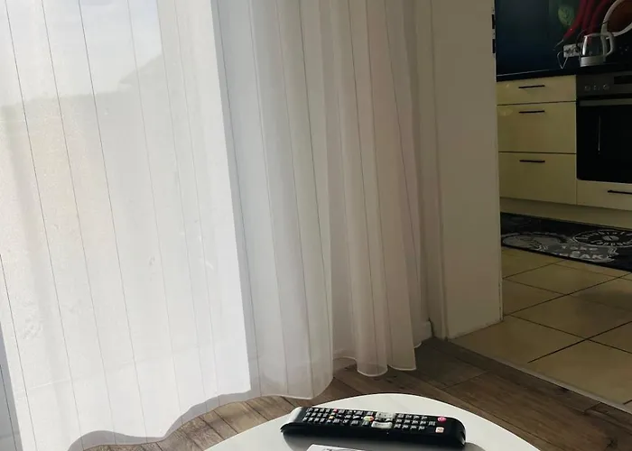 Modern 2-room With Free Parking And Balcony *