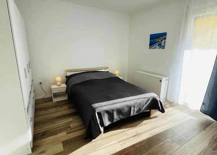 Modern & Elegant 2-room Apartment *